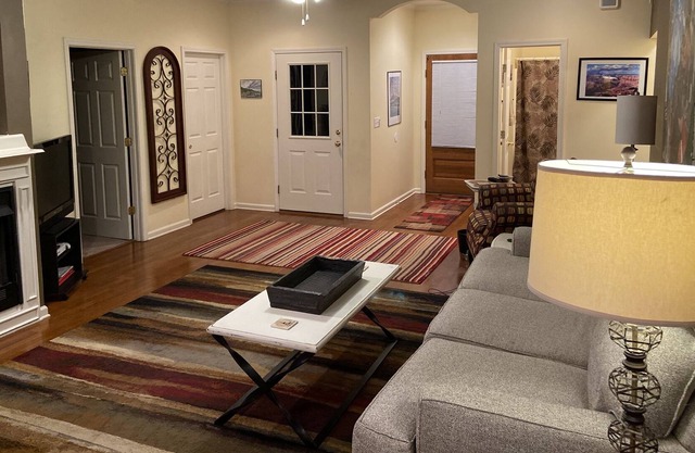 Clean & Quiet Graduation Weekend Rental