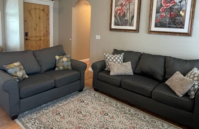 Clean & Spacious 3 BR 2 BA with all the amenities! Saratoga Springs/Lehi