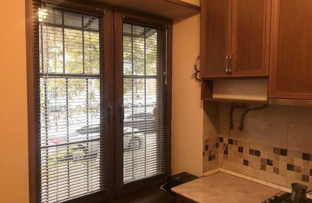 Clear Cozy & Modern Apartment Near Metro Station