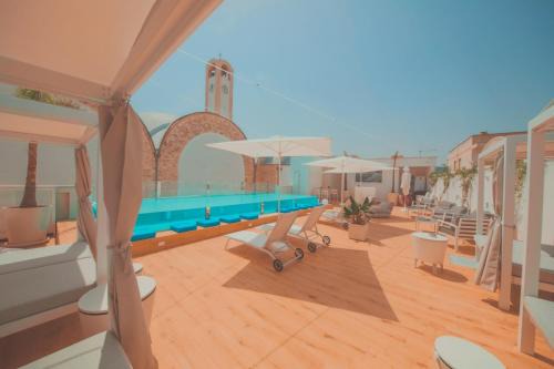 Cleros Sky Lounge