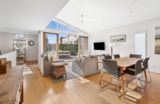 Clifford Retreat - luxe & location!