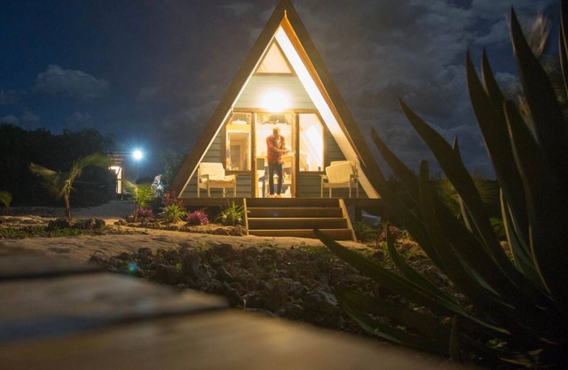 Clifftop bungalow with beautiful ocean views