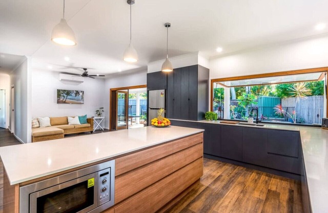 Clifton Cove Cairns Paradise- Stylish Tropical Retreat Near Clifton Beach & Palm Cove