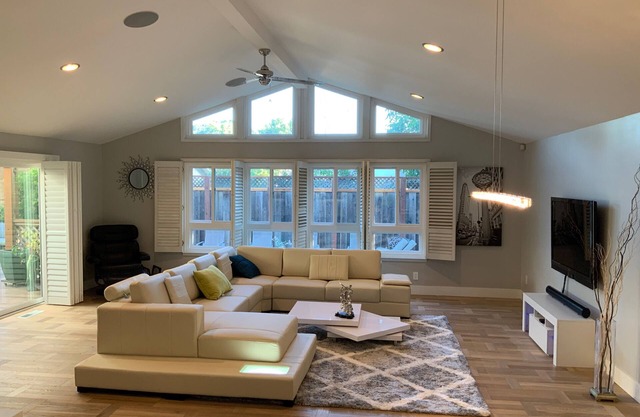 Clock Room- beautiful bedroom next to Santana Row