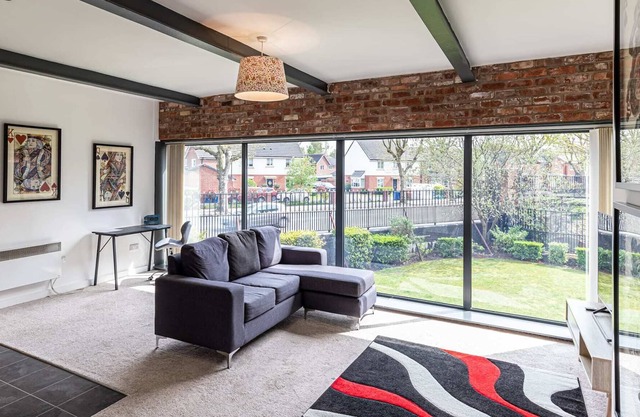 Clock Towers, Stockton Heath, Warrington, Parking, Wifi