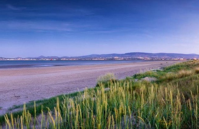Clontarf House - Overlooking the Sea