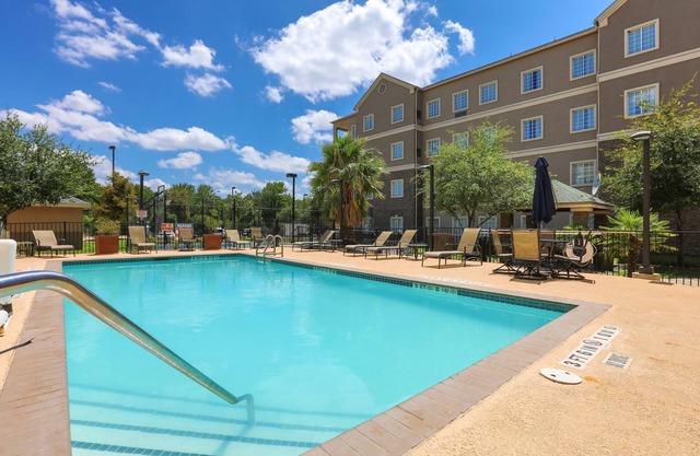 Close to Austin Airport | Free Breakfast + Outdoor Pool + Free Wi-Fi
