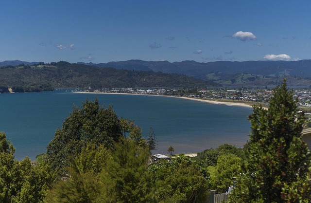 Close to beach and near Cathedral Cove and Hot Water Beach - Wifi/SkyTV/netflix