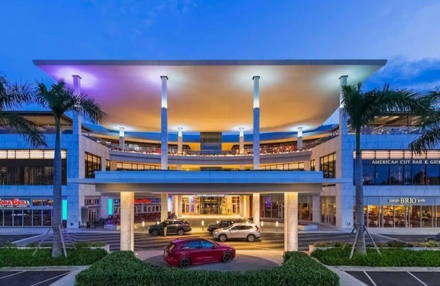 Close-To-Everything w/ Pool Accommodates 6 - F1