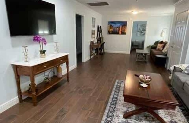 Close to LSU & Health District 3BR 2BA whole House