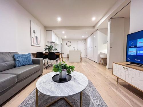 Close To Mel Uni 2br2ba Parking Balconywifigym