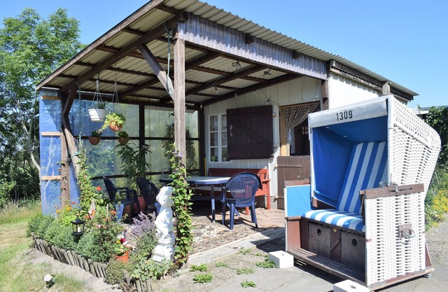 Close to the sea, quiet, large garden, beach chair, internet