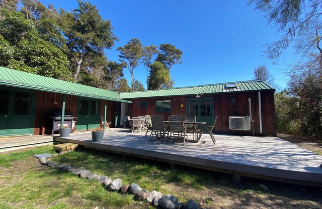 Close to the river, 11 TeAho is na family lodge with plenty of character