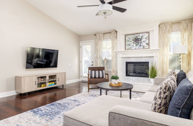 Close to Town, Beautiful Decor | Quaint-essential