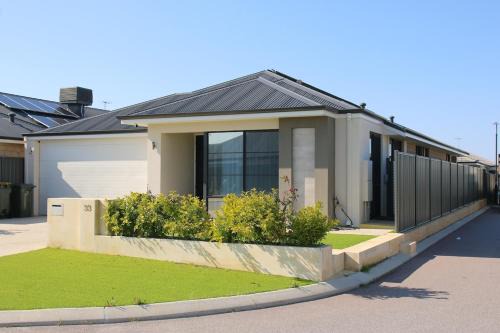 Close to Wild Life Park and shopping, Cosy living