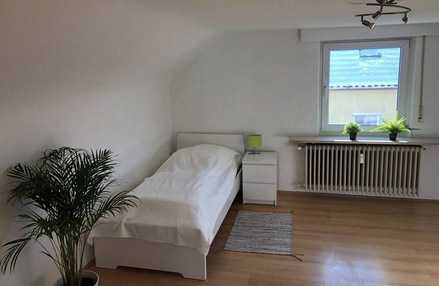Cloud, 2 room.