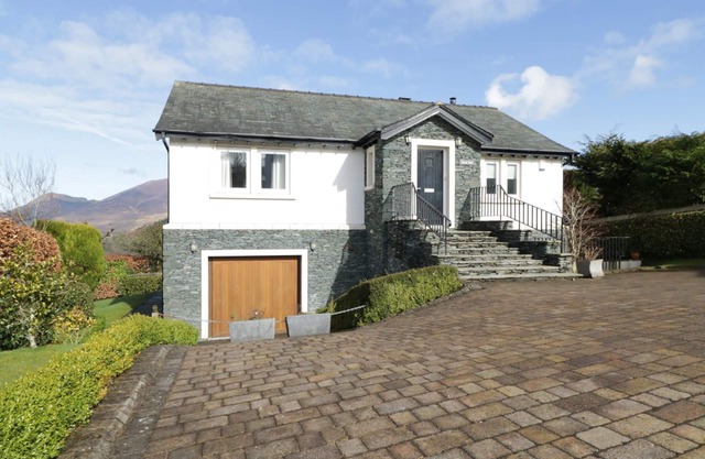 CLOUD END, family friendly, luxury holiday cottage in Keswick