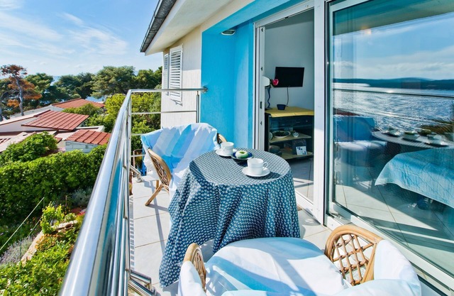 Cloud- Studio apartment with Balcony and Sea View