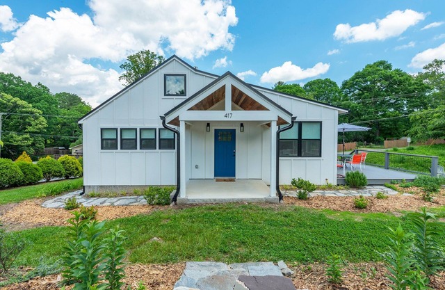 Clover Hill Cottage | Pet-Friendly, Spacious Yard & 5 min. to Black Mtn!