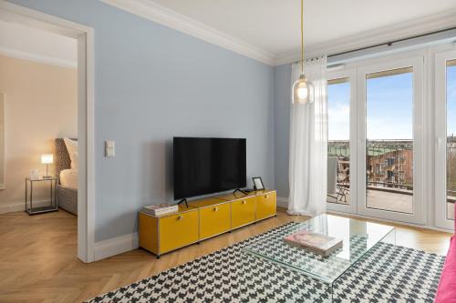 CLS Zentrale City-Wohnung in Hamburg mit E-Laden und Tiefgarage, Klimaanlage, gratis WLAN, Smart TV, großer Balkon, Blick über Hamburg, Parkplatz, Cafe im Haus, Bushaltestelle direkt gegenüber, Flex Check In