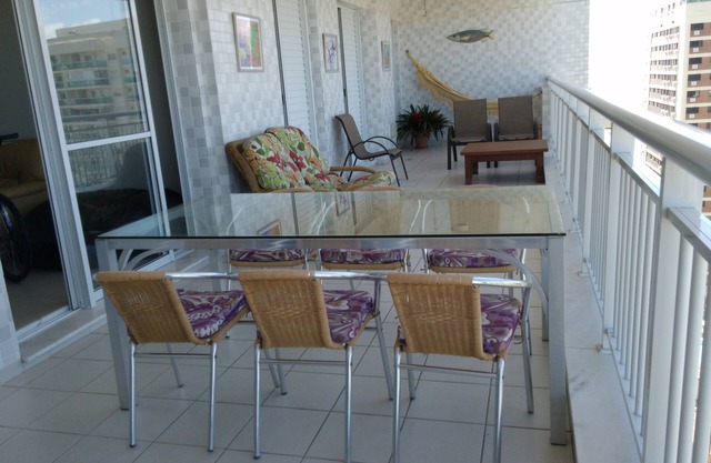 Club condominium, large balcony, 2 parking spaces.