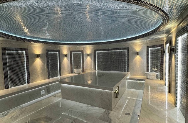 Club Hotel 777