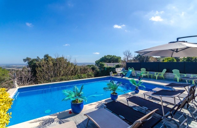 Club Villamar - Experience a serene escape with modern comforts and a private pool at this tranqu.