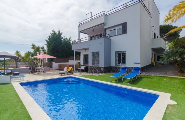 Club Villamar - Wanderful villa with private pool close to Barcelona
