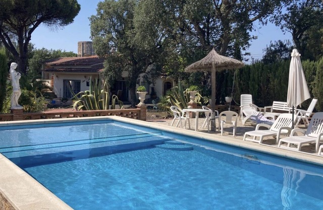Club Villamar - Experience the ultimate relaxation at this fully detached holiday villa, featurin.