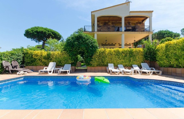 Club Villamar - Nice villa with 2 kitchens with fantastic views over mountains just a 10 min driv.