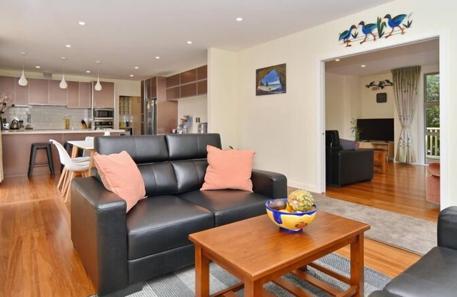 Clyde 106 - Contemporary Premium Holiday Home Next to a Sparkling Stream