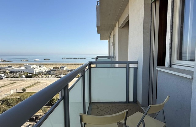 CN006 - Cesenatico, new three-room apartment with splendid sea view
