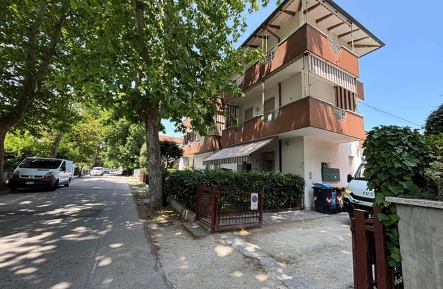 CN017 - Cesenatico, Two-room apartment near the sea with parking.