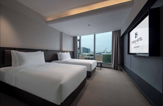 CNHOL RADIENT HOTEL