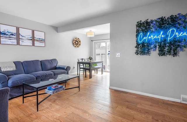 "CO Dreamin" 20 mins to Denver/Boulder ~ Private Yard, Fire Pit, & Pool Table