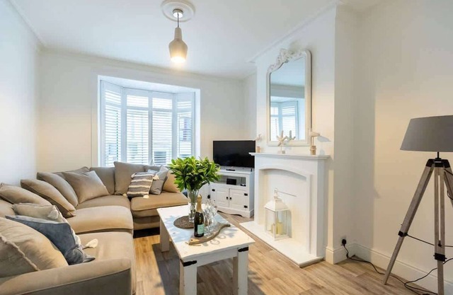 Coastal 3-Bed Retreat in the Heart of Whitby