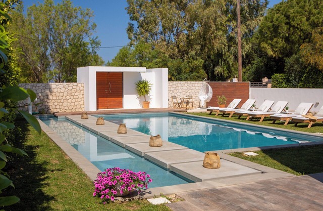 Coastal Chic Luxury Villa La Reina in Ai Giannis Kitesurfers beach paradise