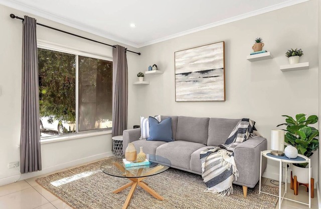 Coastal Comfort with a Pool opposite Henley Beach
