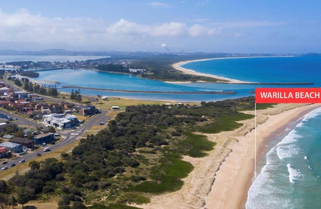 Coastal Comfort situated opposite Warilla Beach with very short walk to the sand and waves