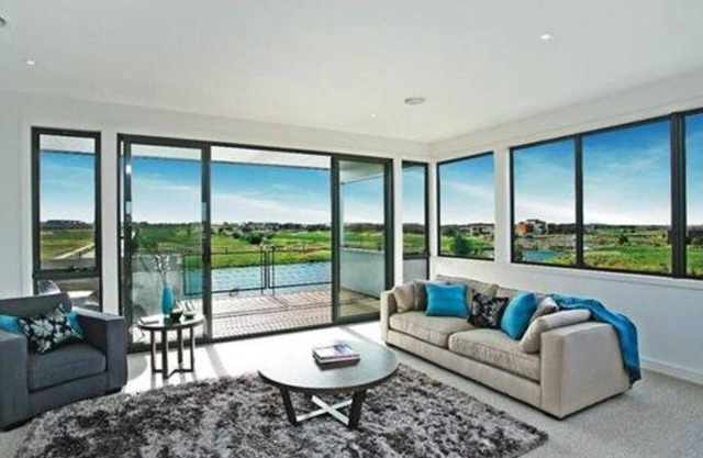 Coastal Comfort- Pool, Golf, Beach + Room for 8+ I Only a short walk to beach