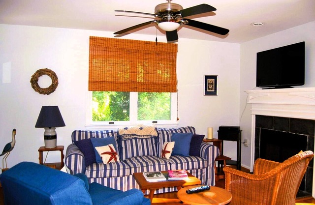 Coastal Cottage - 3 BR -Retreat Near Annapolis | Bay Views | Beach Access