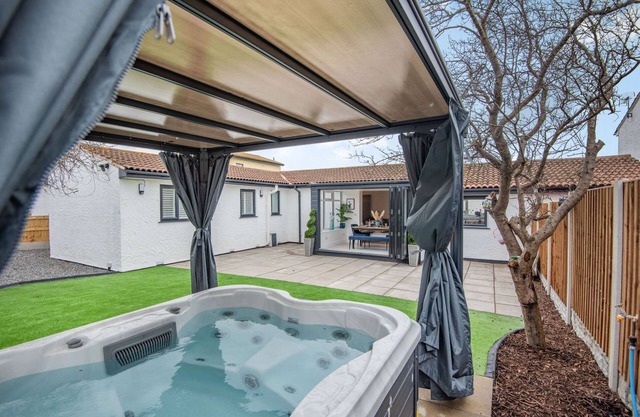 Coastal Cottage in North Wales With Hot Tub