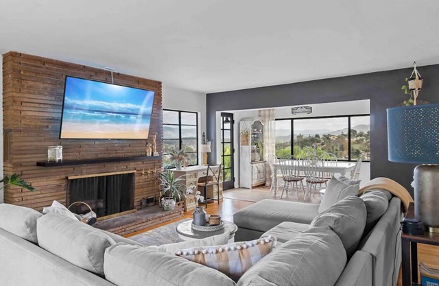 Coastal Farmhouse with Views