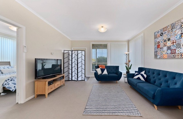 Coastal Get Away - Home close to Marina, where you get the Maria Island Ferry