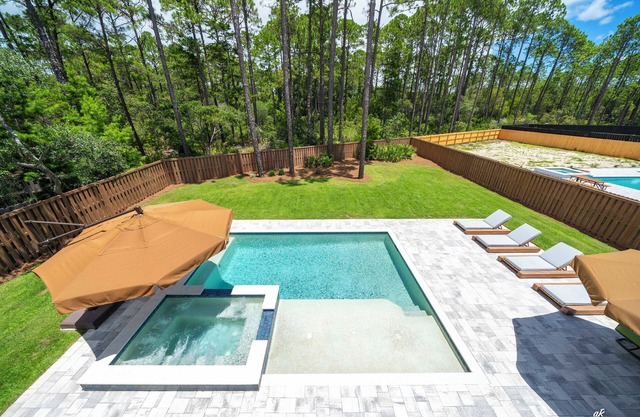 Coastal Living | Lake Views | Private Pool & Spa | 6-Seater Golf Cart