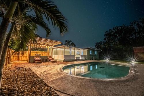 Coastal Pool Retreat - 3BR Oasis Near Downtown and Beaches