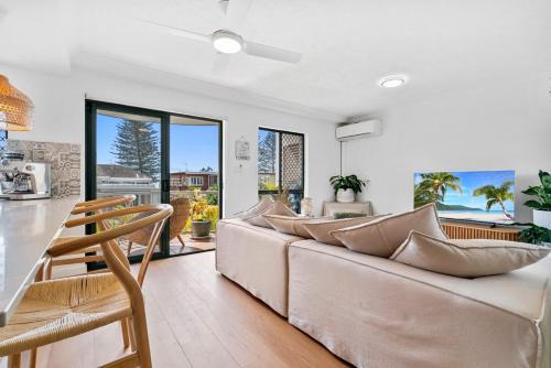 Coastal Retreat at Bilinga Beach, Ocean Views
