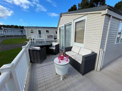 Coastal Retreat at Cayton Bay