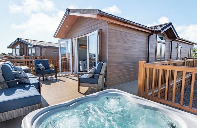 Coastal Retreat - UK37722