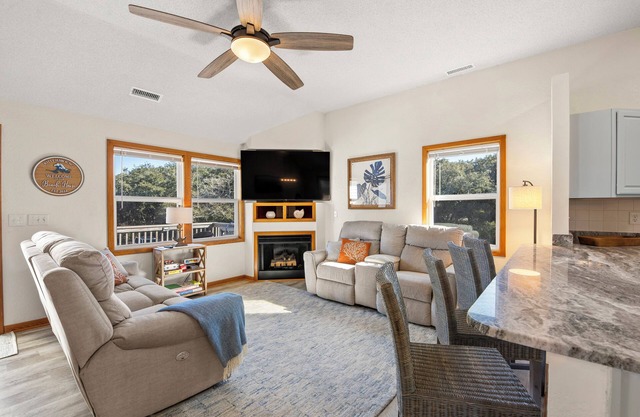Coastal Retreat with Beautiful views-completely updated for a cozy stay!